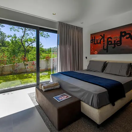 Nice In With Heated Swimming Pool Feriehus *
