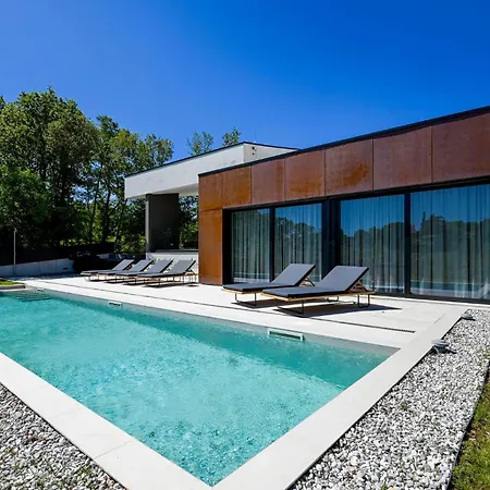 Feriehus Nice In With Heated Swimming Pool *